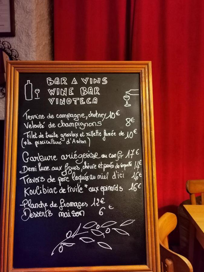 Logis Hotel Restaurant La Barguillere Saint-Pierre-de-Riviere ภายนอก รูปภาพ