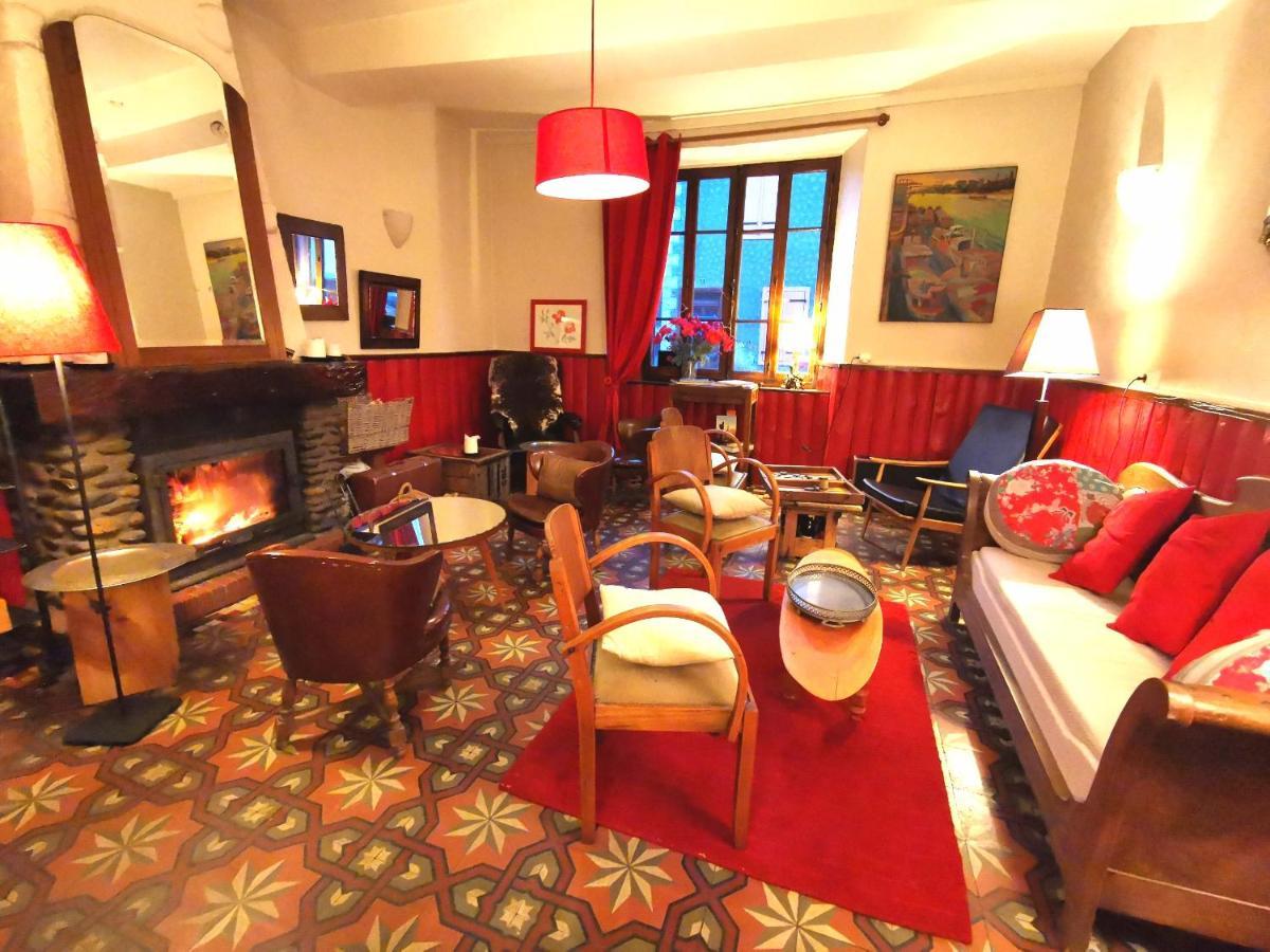 Logis Hotel Restaurant La Barguillere Saint-Pierre-de-Riviere ภายนอก รูปภาพ