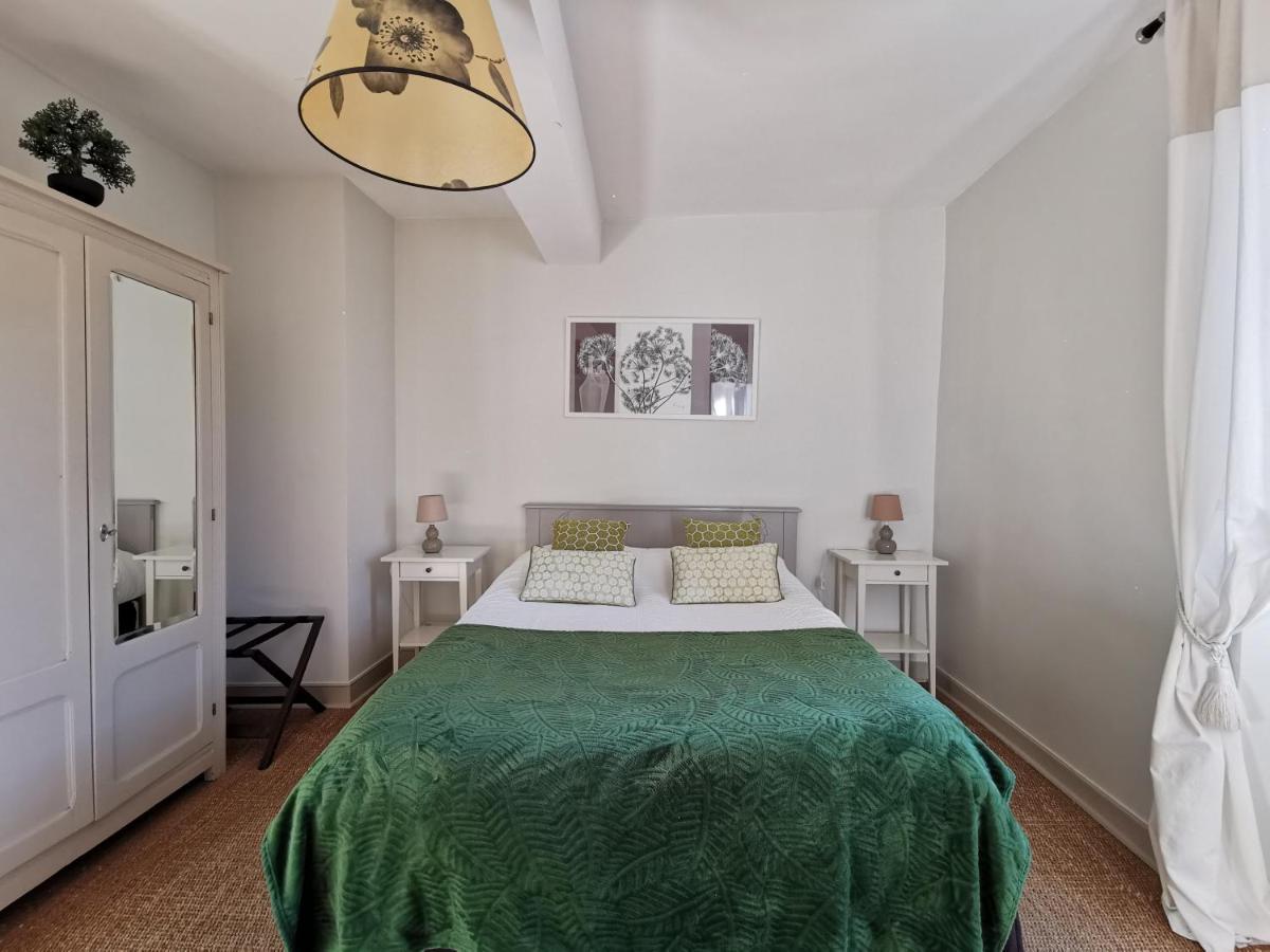 Logis Hotel Restaurant La Barguillere Saint-Pierre-de-Riviere ภายนอก รูปภาพ
