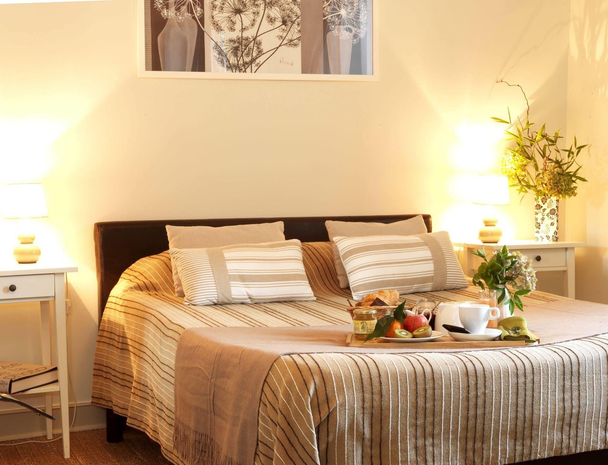 Logis Hotel Restaurant La Barguillere Saint-Pierre-de-Riviere ภายนอก รูปภาพ
